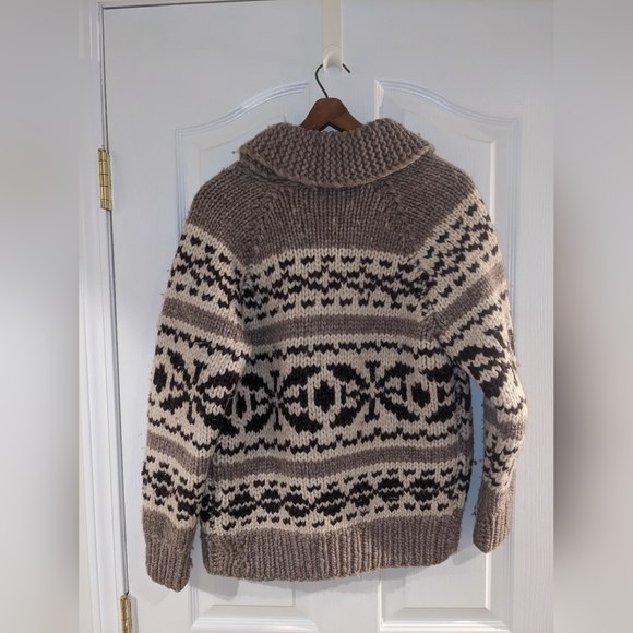 Small wool Cowichan sweater - Picture 2 of 2